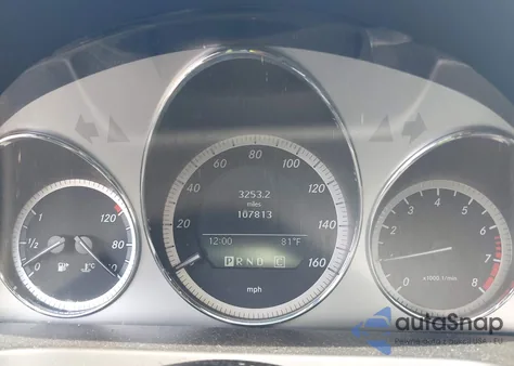 2010 Mercedes-Benz C 300 Luxury 4Matic/Sport 4Matic z USA, uszkodzony, nr VIN WDDGF8BB7AF480620